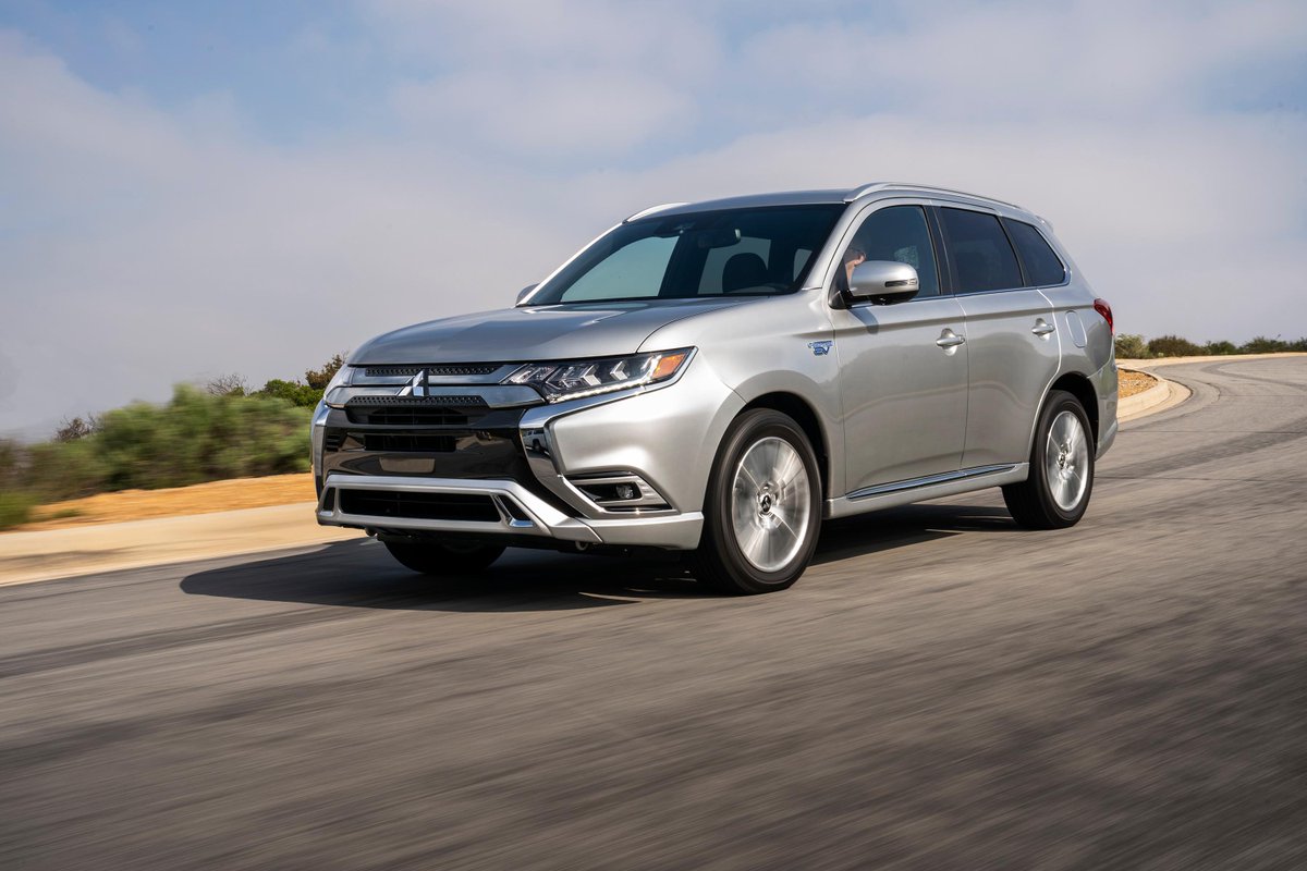 Видеообзоры и видео тест-драйва Mitsubishi PHEV