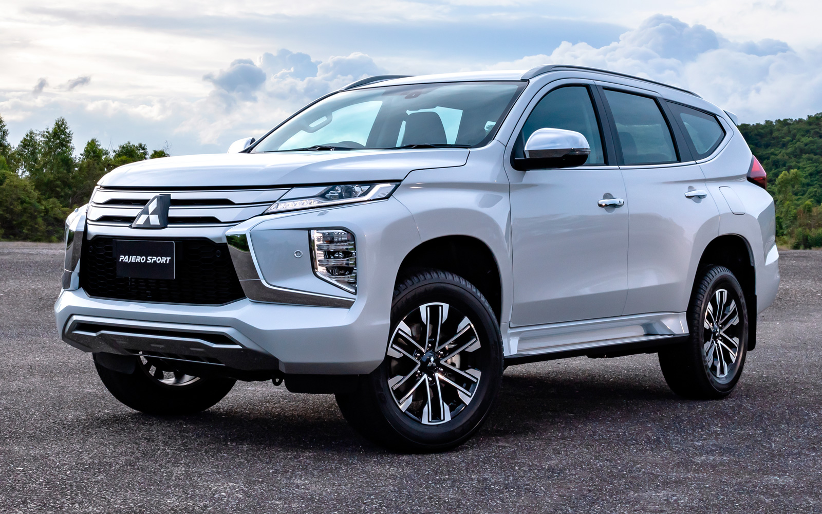 Mitsubishi анонсировала новую версию рамного внедорожника Pajero Sport для РФ