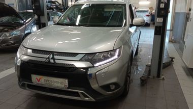 Mitsubishi Outlander undefined