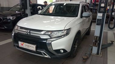 Mitsubishi Outlander 68417fe0f602ab0c0b6e85a4