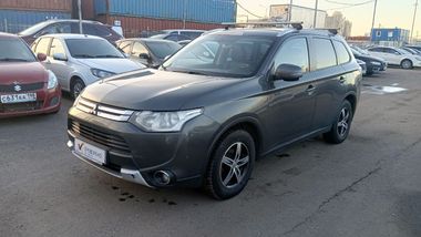Mitsubishi Outlander 67e42b9b3ca8eae81240fb3e