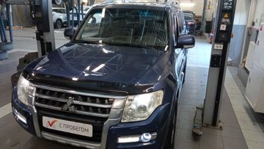 Mitsubishi Pajero 68405894f602ab0c0b6e4d1a