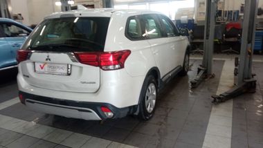 Mitsubishi Outlander 66eb62a8a92d064008e4e8cf