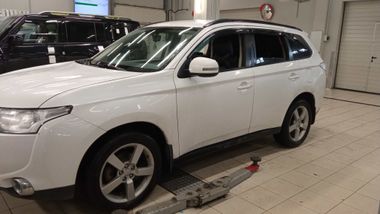 Mitsubishi Outlander undefined