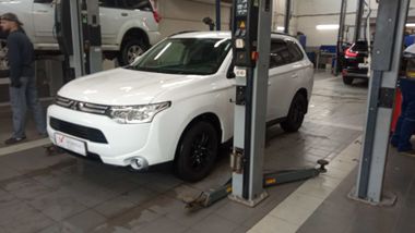 Mitsubishi Outlander 680cd1f4a822b050ee156f31