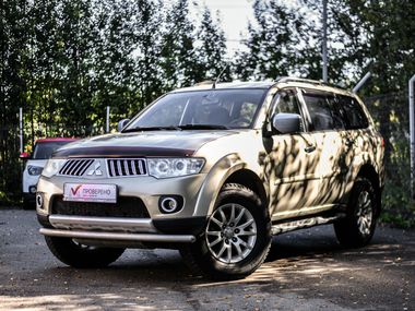 Mitsubishi Pajero Sport undefined