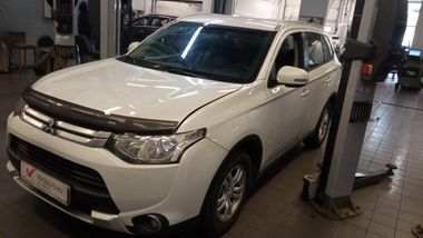 Mitsubishi Outlander 66eb62a8a92d064008e4e8d5