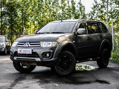 Mitsubishi Pajero Sport undefined