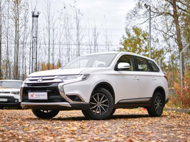 Mitsubishi Outlander undefined
