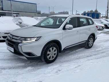 Mitsubishi Outlander 67e42b9b3ca8eae81240fb30