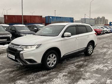 Mitsubishi Outlander 67e42b9b3ca8eae81240fb2e